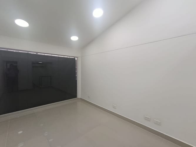 Local en arriendo en El Poblado, Medellín, 36 m² · foto 7 de 10