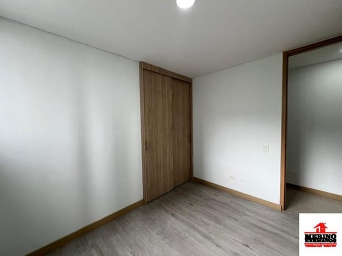 Apartamento de 3 alcobas en arriendo en Las Palmas, Medellín, 95 m² · foto 10 de 14