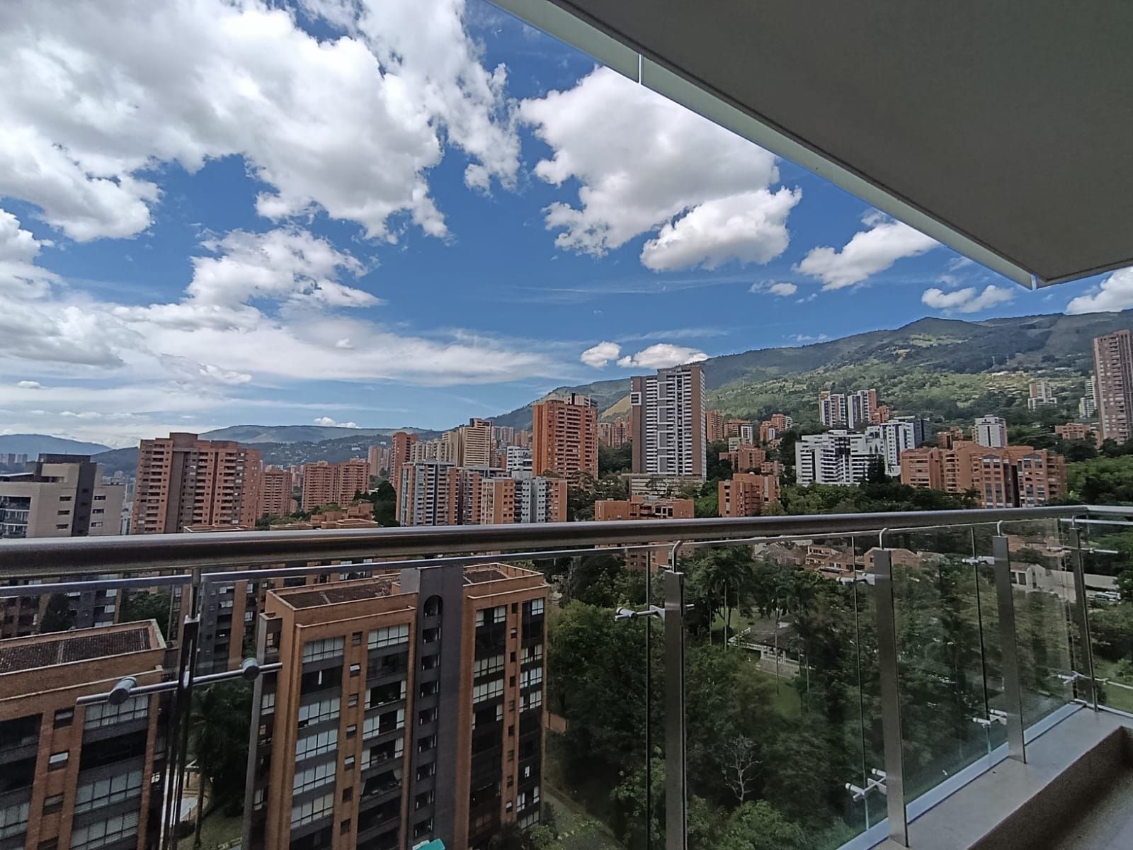 Apartamento en Arriendo en El Poblado, Medellín