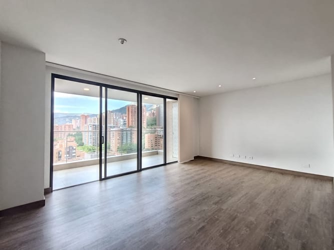 Apartamento de 2 alcobas en arriendo en El Poblado, Medellín, 106 m² · foto 3 de 15