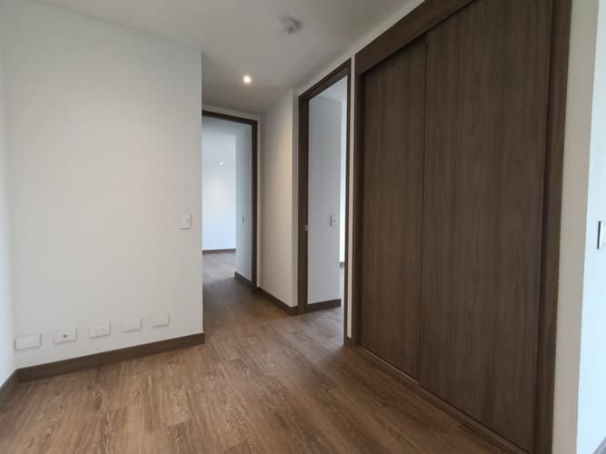 Apartamento de 2 alcobas en arriendo en El Poblado, Medellín, 106 m² · foto 8 de 15