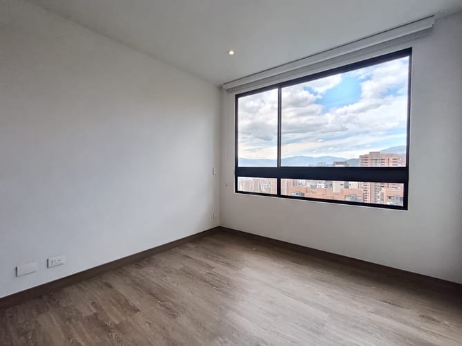 Apartamento de 2 alcobas en arriendo en El Poblado, Medellín, 106 m² · foto 11 de 15