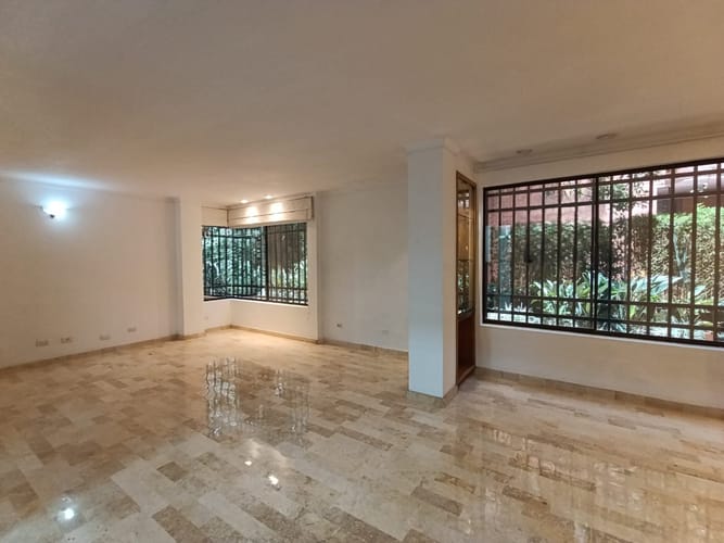 Apartamento de 3 alcobas en arriendo en El Poblado, Medellín, 124 m² · foto 3 de 15