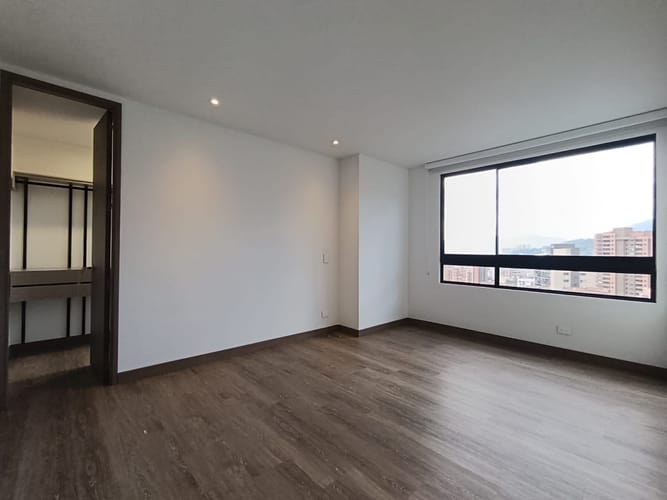Apartamento de 2 alcobas en arriendo en El Poblado, Medellín, 106 m² · foto 14 de 15