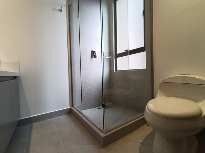 Apartamento de 2 alcobas en arriendo en El Poblado, Medellín, 106 m² · foto 15 de 15