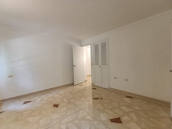 Apartamento de 3 alcobas en arriendo en El Poblado, Medellín, 124 m² · foto 8 de 15