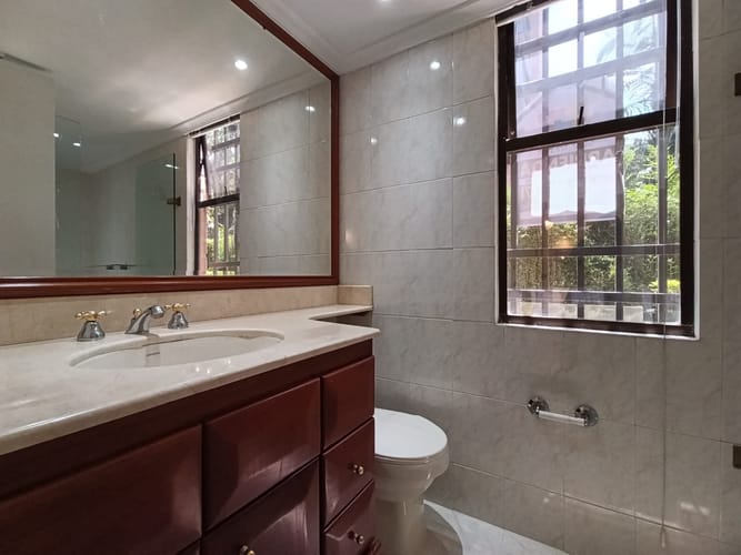 Apartamento de 3 alcobas en arriendo en El Poblado, Medellín, 124 m² · foto 11 de 15