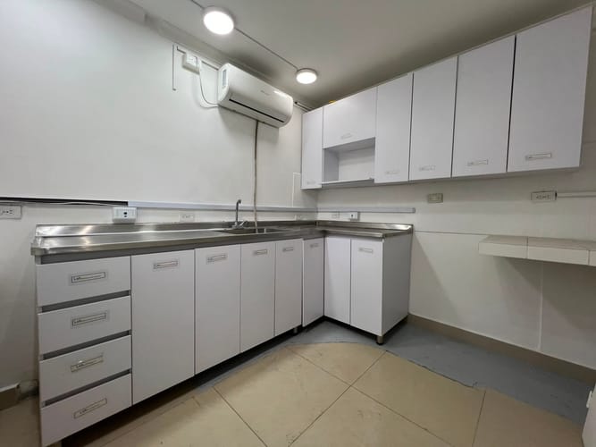Apartamento de 4 alcobas en arriendo en El Poblado, Medellín, 130 m² · foto 7 de 11