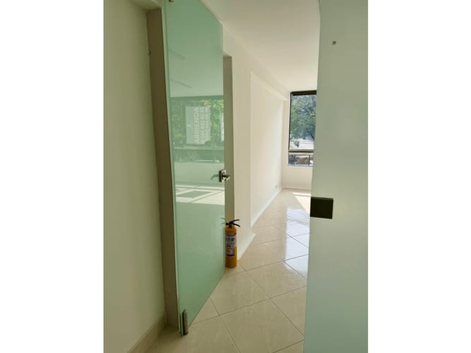 Oficina en venta en Diego Echavarría, Medellín, 26 m² · foto 11 de 12