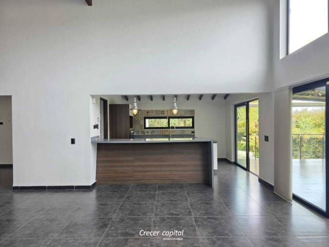 Casa de 5 alcobas en venta en Las Palmas, Envigado, 272 m² · foto 2 de 13