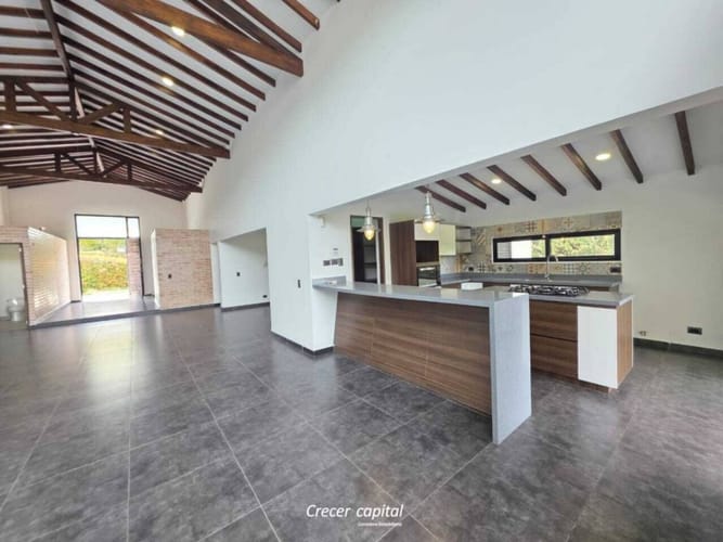 Casa de 5 alcobas en venta en Las Palmas, Envigado, 272 m² · foto 4 de 13