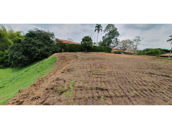 Lote en venta en Cerritos, Pereira, 3700 m² · foto 2 de 7