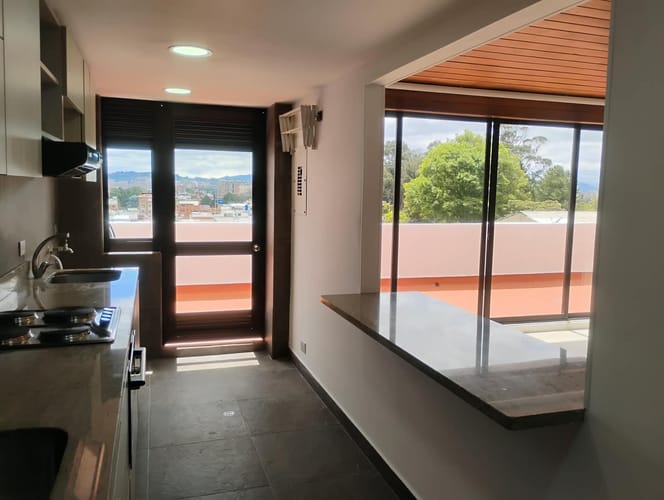 Apartamento de 2 alcobas en venta en Cedritos, Bogotá, 80 m² · foto 3 de 8