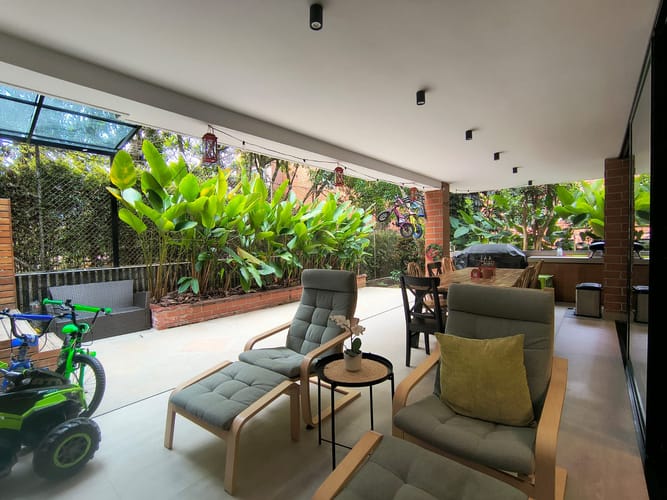 Casa de 6 alcobas en arriendo en Las Lomas, Medellín, 300 m² · foto 7 de 20