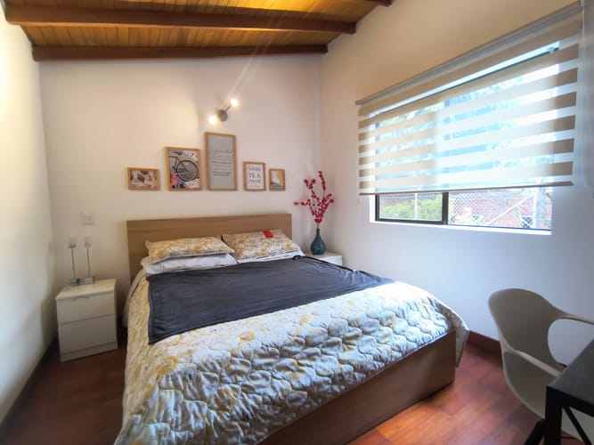 Casa de 6 alcobas en arriendo en Las Lomas, Medellín, 300 m² · foto 17 de 20