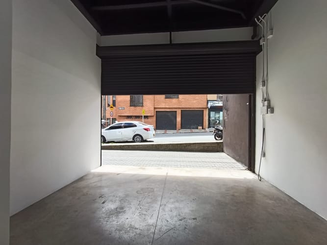 Local en arriendo en Boston, Medellín, 50 m² · foto 2 de 10