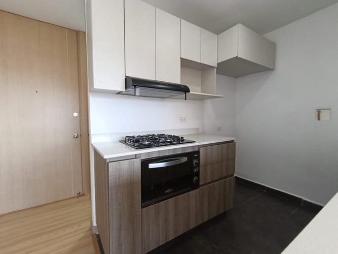 Apartamento de 2 alcobas en arriendo en El Poblado, Medellín, 78 m² · foto 6 de 12