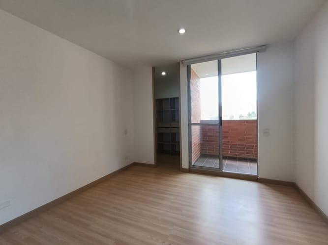 Apartamento de 2 alcobas en arriendo en El Poblado, Medellín, 78 m² · foto 9 de 12