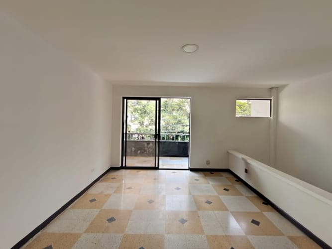 Casa de 5 alcobas en arriendo en Laureles, Medellín, 195 m² · foto 2 de 20