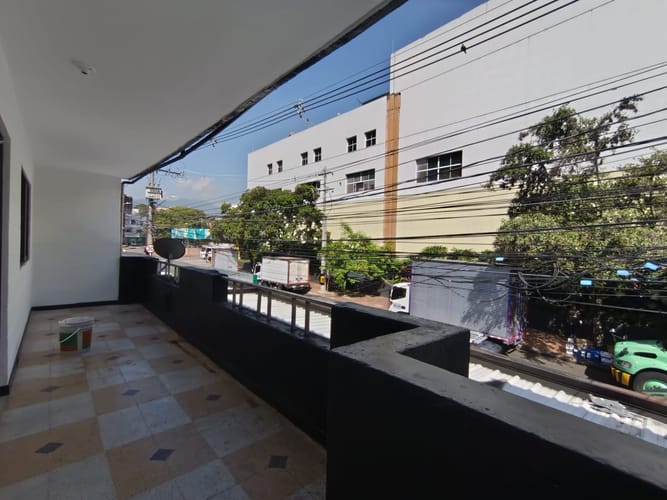 Casa de 5 alcobas en arriendo en Laureles, Medellín, 195 m² · foto 3 de 20