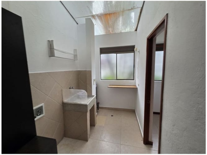 Casa de 4 alcobas en venta en Loma Del Chocho, Envigado, 240 m² · foto 4 de 24
