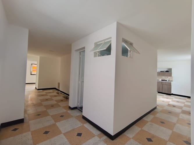Casa de 5 alcobas en arriendo en Laureles, Medellín, 195 m² · foto 15 de 20