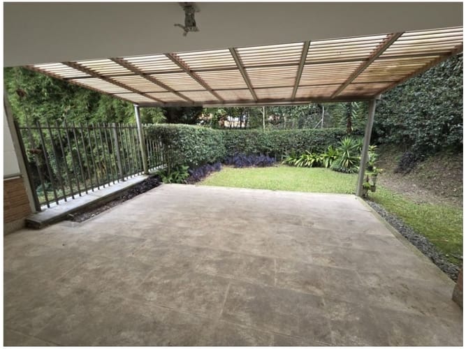 Casa de 4 alcobas en venta en Loma Del Chocho, Envigado, 240 m² · foto 16 de 24