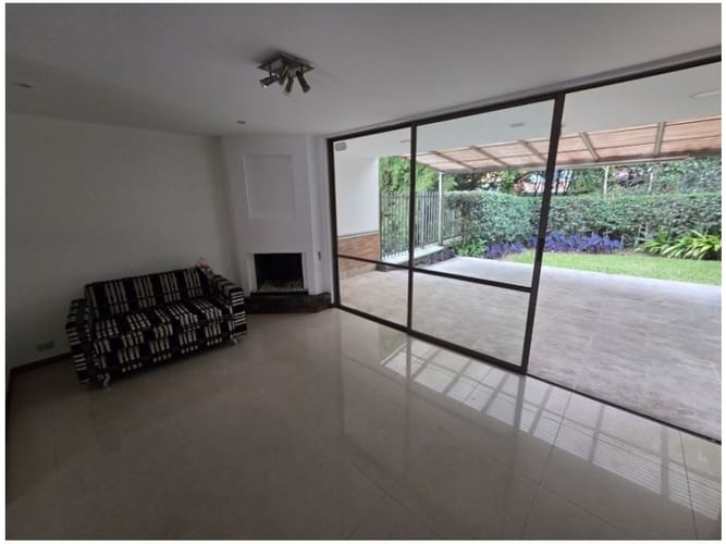 Casa de 4 alcobas en venta en Loma Del Chocho, Envigado, 240 m² · foto 18 de 24