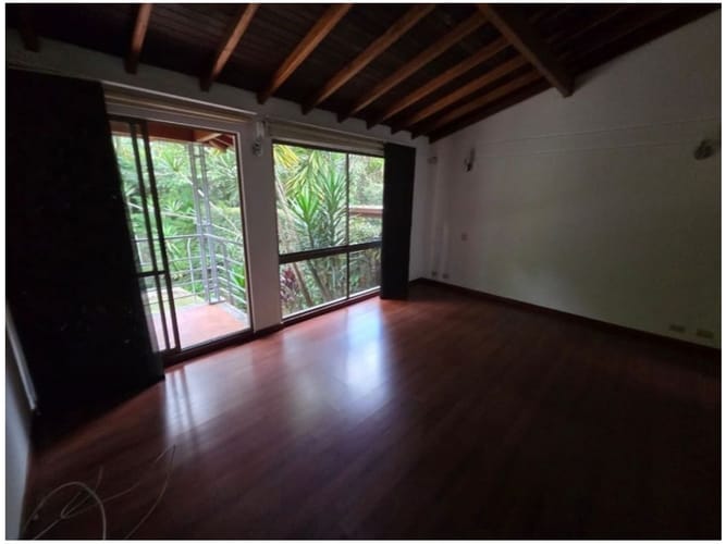 Casa de 4 alcobas en venta en Loma Del Chocho, Envigado, 240 m² · foto 22 de 24
