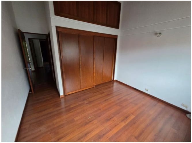 Casa de 4 alcobas en venta en Loma Del Chocho, Envigado, 240 m² · foto 23 de 24