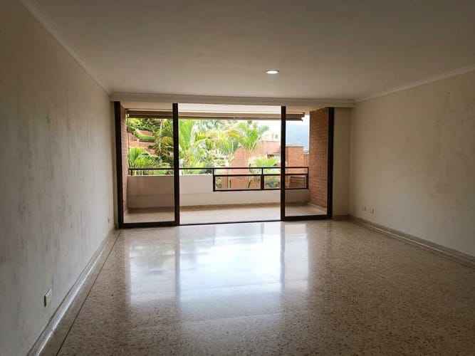 Apartamento de 3 alcobas en arriendo en Las Lomas, Medellín, 143 m² · foto 2 de 20