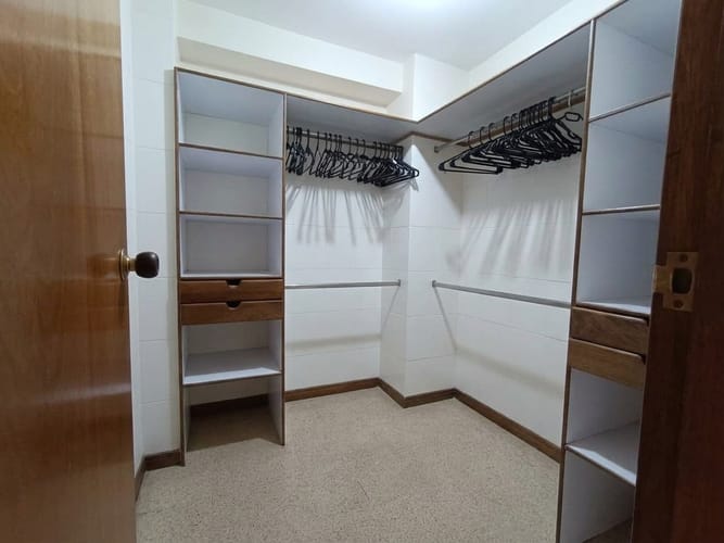 Apartamento de 3 alcobas en arriendo en Las Lomas, Medellín, 143 m² · foto 19 de 20