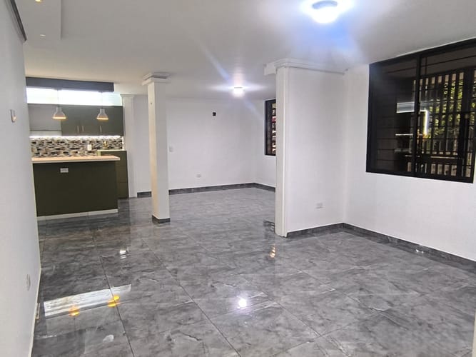 Casa en arriendo en El Poblado, Medellín, 200 m² · foto 5 de 20