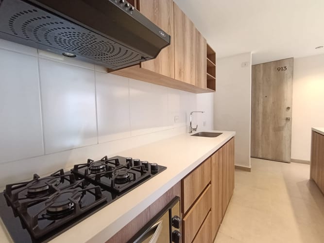 Apartamento de 3 alcobas en arriendo en El Poblado, Medellín, 96 m² · foto 8 de 20