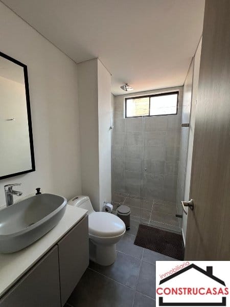 Apartamento de 3 alcobas en arriendo en La Castellana, Medellín, 100 m² · foto 8 de 17