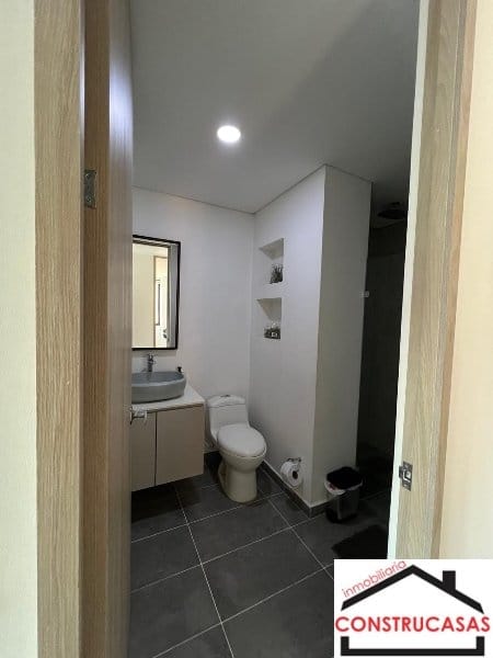 Apartamento de 3 alcobas en arriendo en La Castellana, Medellín, 100 m² · foto 10 de 17