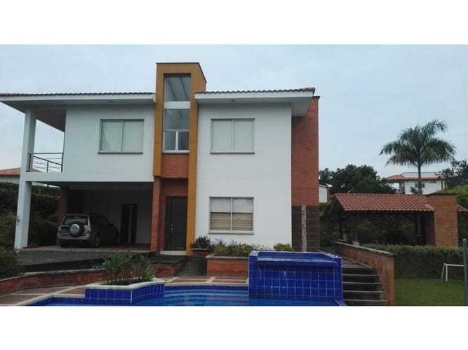 $1.800.000.000 en Cerritos