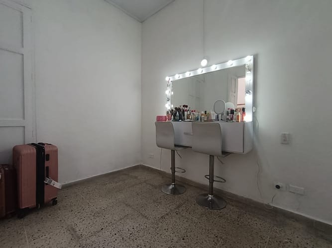Casa de 6 alcobas en arriendo en Boston, Medellín, 250 m² · foto 8 de 20