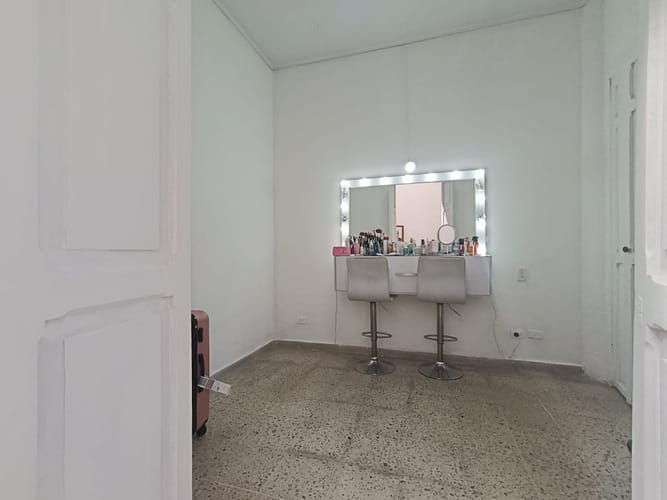 Casa de 6 alcobas en arriendo en Boston, Medellín, 250 m² · foto 9 de 20