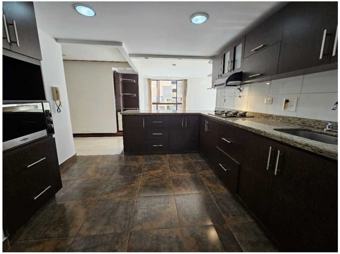 Apartamento de 3 alcobas en venta en Las Lomas, Medellín, 106 m² · foto 5 de 7