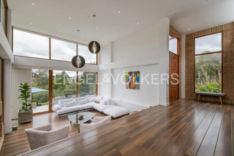 Casa de 4 alcobas en venta en Yerbabuena, Chía, 278 m² · foto 2 de 20