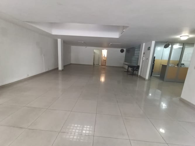 Oficina en arriendo en El Poblado, Medellín, 99 m² · foto 3 de 8