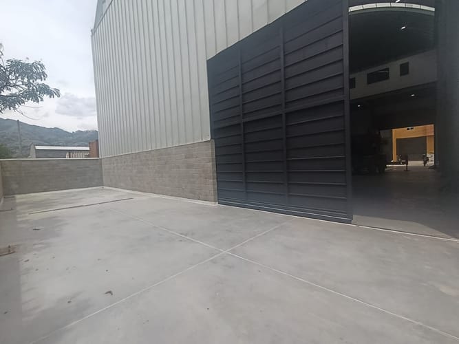 Bodega en arriendo en Actividad Multiple, Copacabana, 830 m² · foto 12 de 19