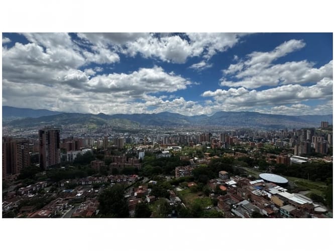Apartamento de 3 alcobas en venta en Los Naranjos, Medellín, 142 m² · foto 6 de 23