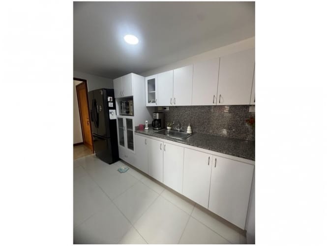 Apartamento de 3 alcobas en venta en Los Naranjos, Medellín, 142 m² · foto 7 de 23