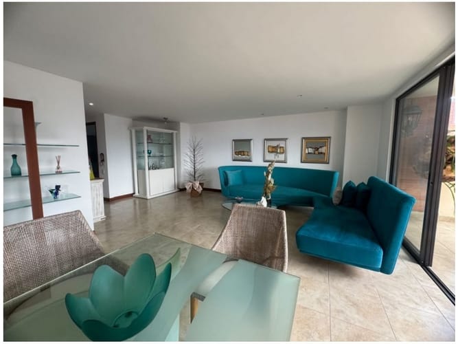 Apartamento de 3 alcobas en venta en Los Naranjos, Medellín, 142 m² · foto 14 de 23