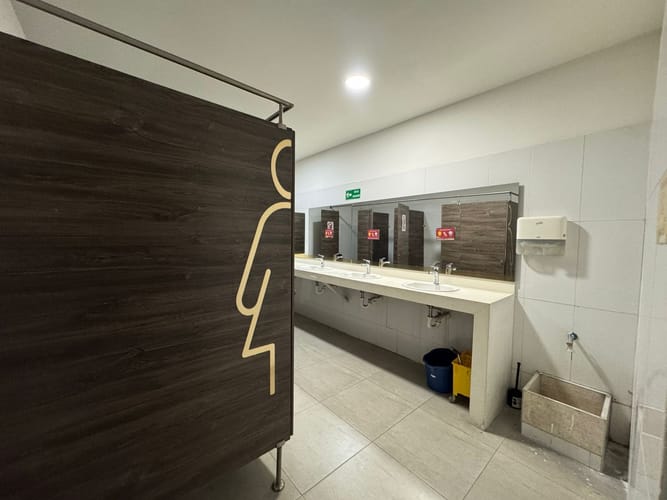 Local en arriendo en Laureles, Medellín, 660 m² · foto 6 de 20