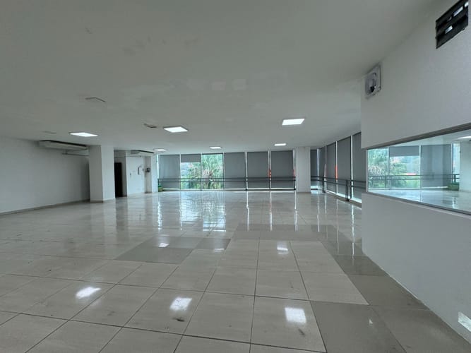 Local en arriendo en Laureles, Medellín, 660 m² · foto 10 de 20