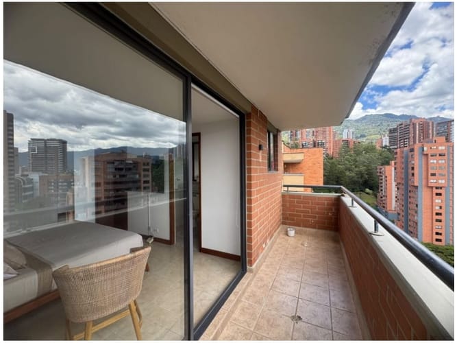 Apartamento de 3 alcobas en venta en Los Naranjos, Medellín, 142 m² · foto 22 de 23