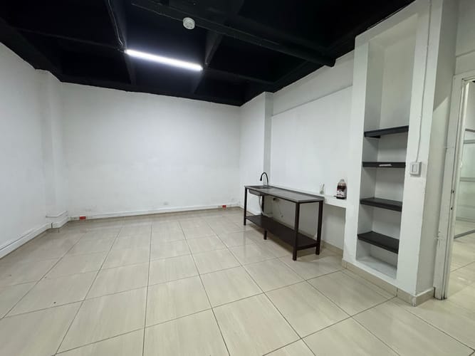 Local en arriendo en Laureles, Medellín, 660 m² · foto 17 de 20